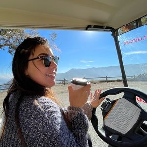 Meet your Posher, Aja